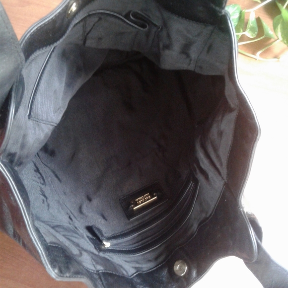 Badgley Mischka Black Leather Hand Tote Bag. - Picture 5 of 6